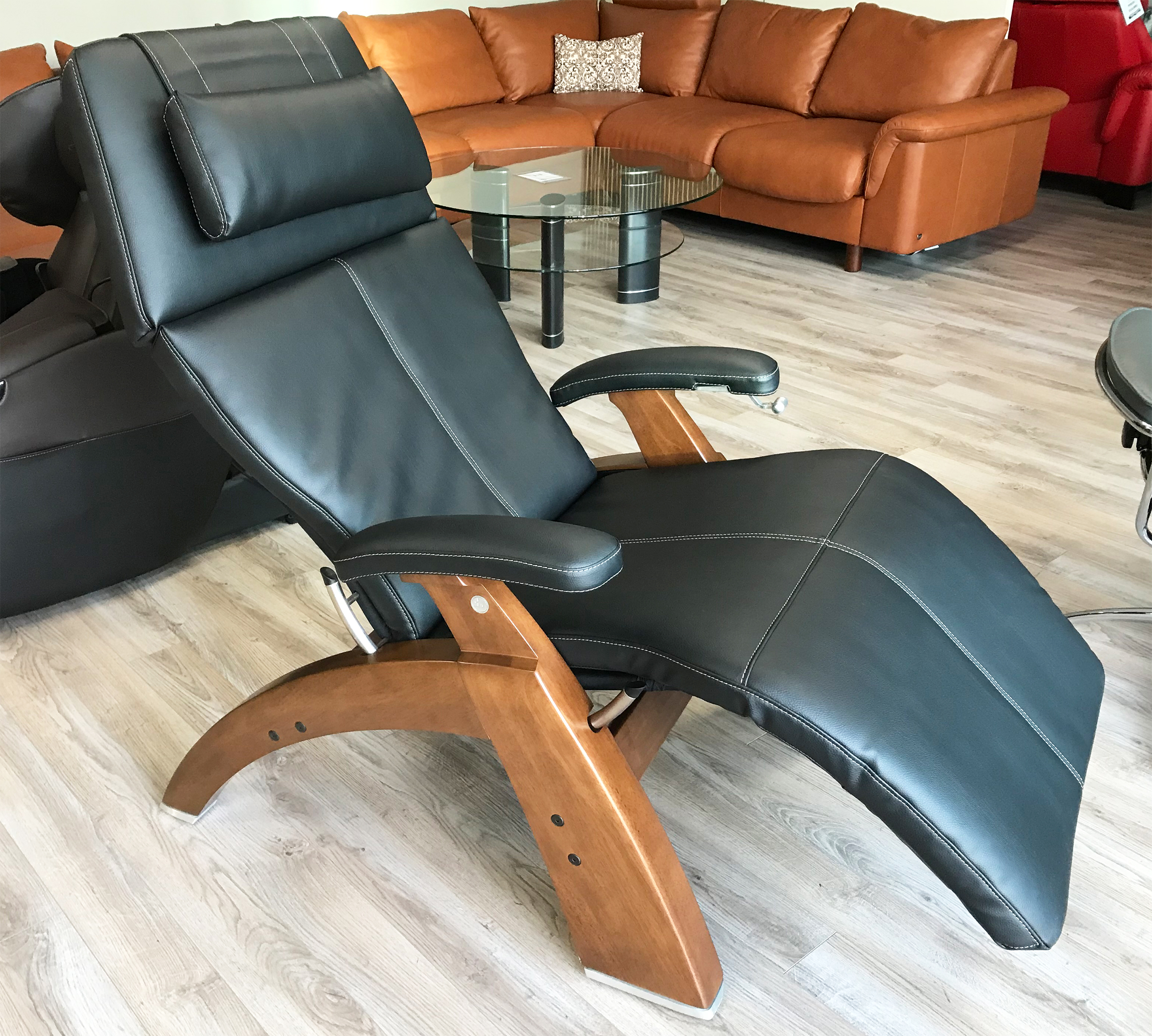 https://www.vitalitywebb.com/Human-Touch-Perfect-Chair-Recliner/images/Human-Touch-PC-420-Perfect-Chair-Recliner-Black-Top-Grain-Leather-Walnut-Wood-6.jpg